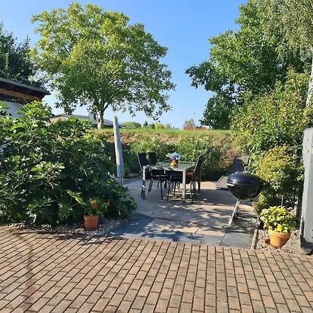 Holiday Apartment With 1 Bedroom Großpösna