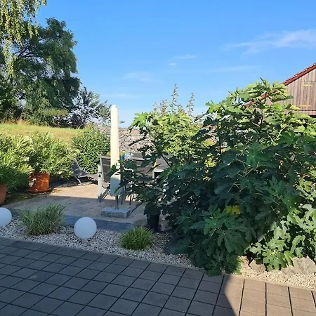 Nyaraló Holiday Apartment With 1 Bedroom Großpösna