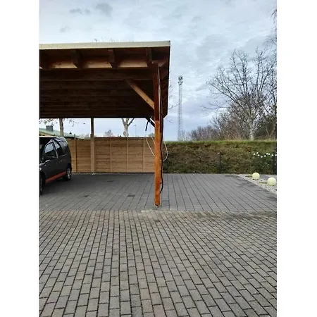 Nyaraló Holiday Apartment With 1 Bedroom Großpösna